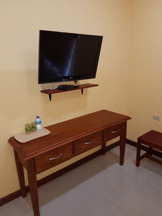 Piarco Village Suites Eksteriør bilde